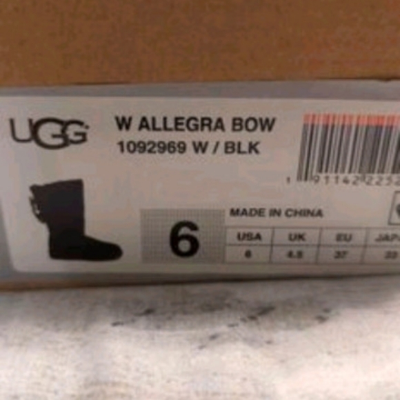 UGGs size 6 - Picture 5 of 6